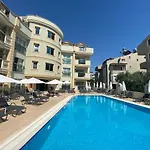 Club Karakas 2*