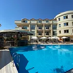 ホテル Club Karakas 2*