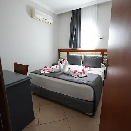 Club Karakas Hotel 2*