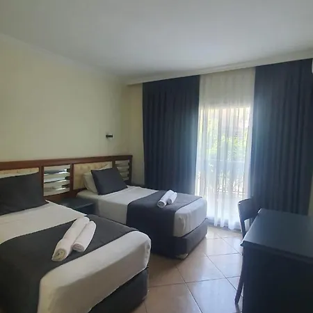 Club Karakas 2*