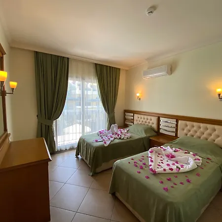 Hotel Club Karakas 4*