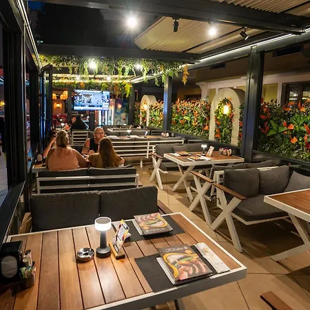Club Karakas 2* مرمريس