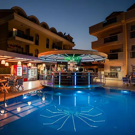 فندق Club Karakas مرمريس