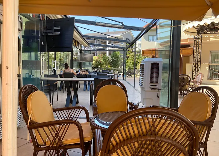 Club Karakas מרמריס