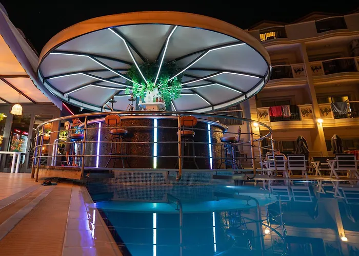 Club Karakas 2* מרמריס