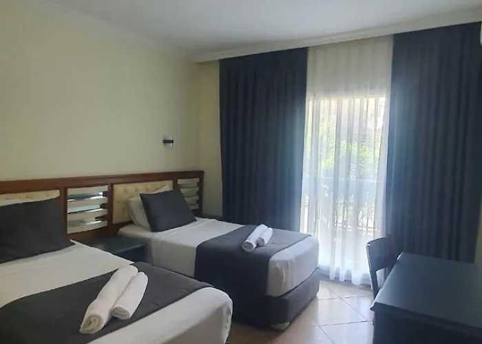 Club Karakas 2*