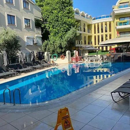 Club Karakas Μαρμαρίς