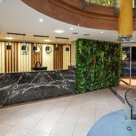 Club Karakas Отель 2*