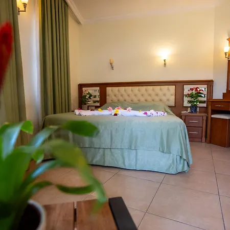 Отель Club Karakas 2*