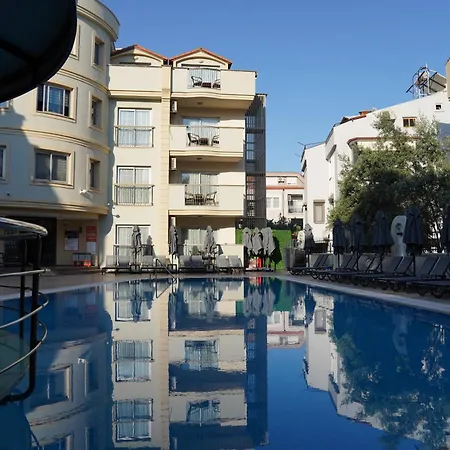 Ξενοδοχείο Club Karakas 2*