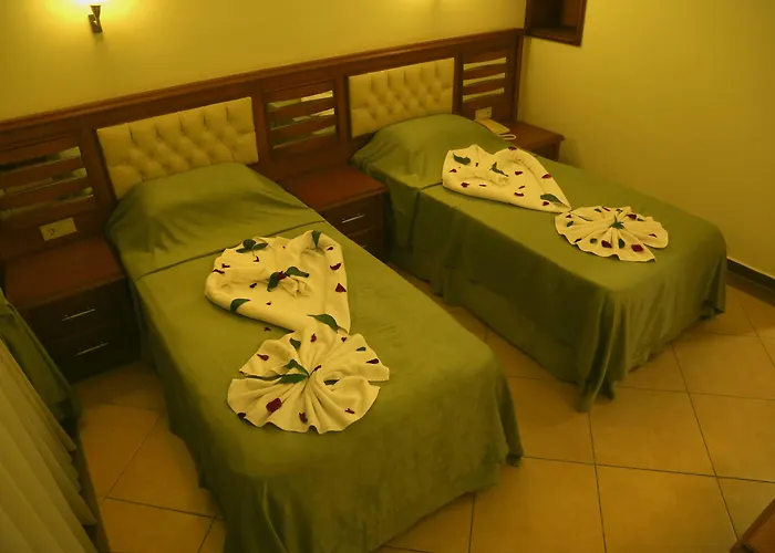 Hotell Club Karakas 2*